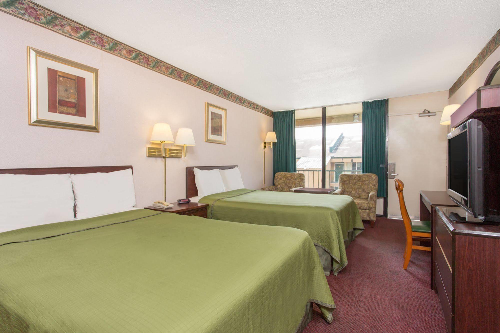 Knights Inn Roanoke Buitenkant foto